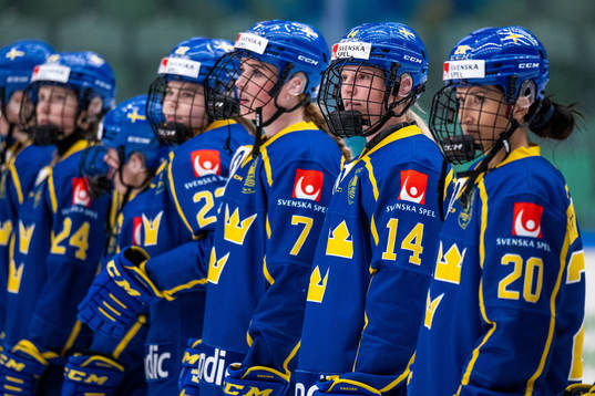 Emma Forsgren, Thea Johansson and Fanny Rask of Sweden