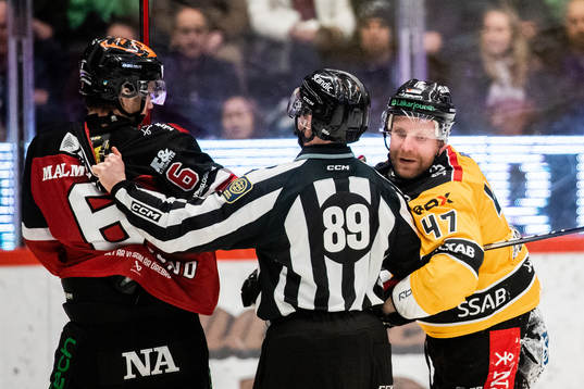 Örebros Filip Berglund och Luleås Leo Komarov