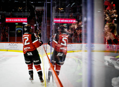 Örebros Radek Muzik jublar