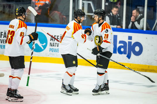 Brynäs Jacob Blomqvist jublar med Oula Palve