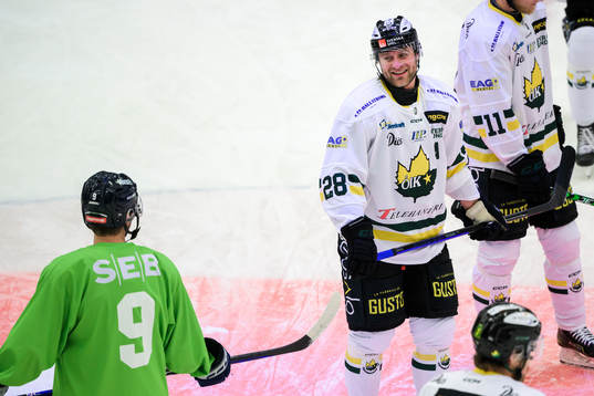 Karlskogas Gustaf Franzen och Östersunds Sebastian Fakt