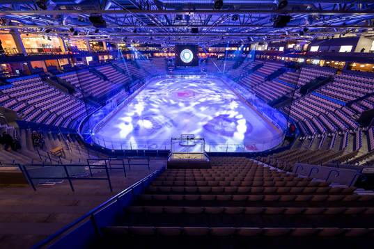 Interiör vy från Vida arena före ishockeymatchen i SHL