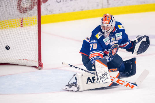 Timrås Nicholas Halloran (ej i bild) gör 1-1 bakom