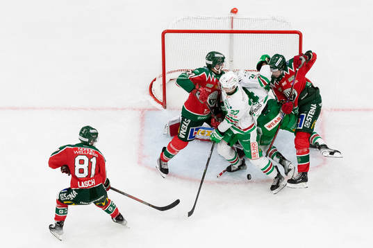 Rögles Linus Sjödin och Marco Kasper oroar framför