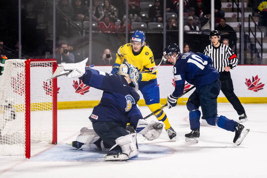 Leo Carlsson of Sweden scores the 2-2 goal against