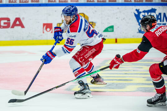 Oskarshamns Robin Norell mot Malmö Redhawks Kim Rosdahl