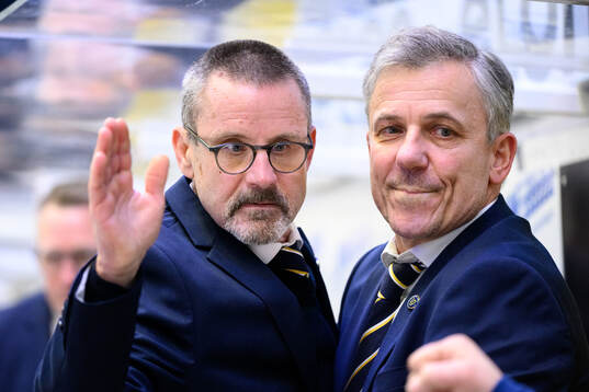 HV71s tränare Tommy Samuelsson och assisterande tränare