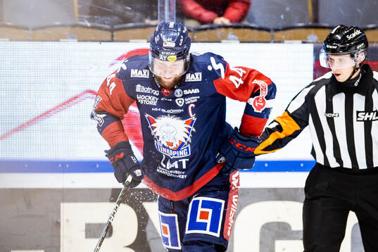 Linköpings Jonas Junland har ont