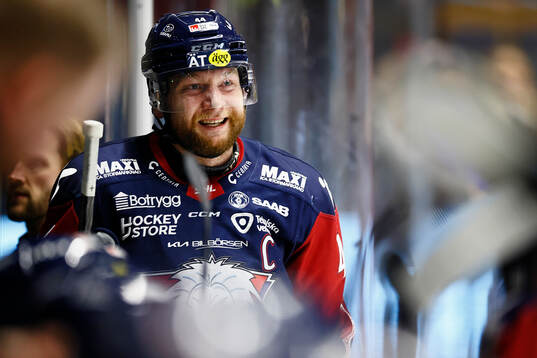 Linköpings Jonas Junland grimaserar