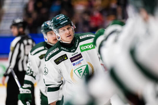 Färjestads Daniel Viksten jublar