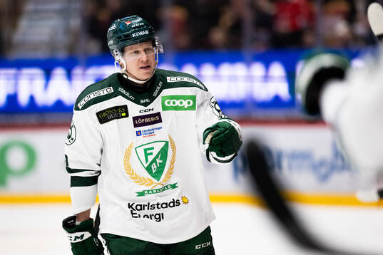 Färjestads Daniel Viksten jublar