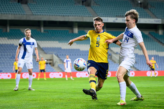 Noah Persson of Sweden and Lucas Lingman of Finland