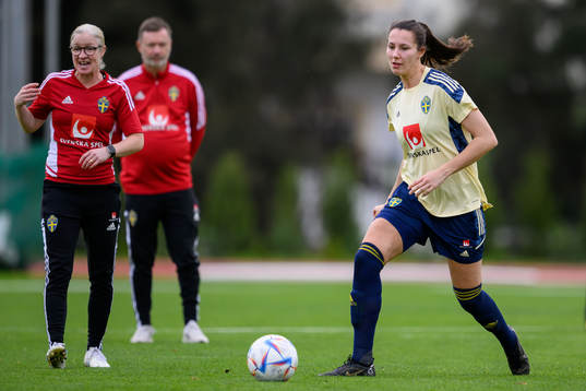Nellie Karlsson of the Swedish women's football national team at a training session