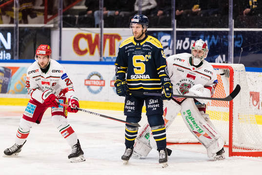 Modos Emil Wahlberg och målvakt Krister Gudlevskis