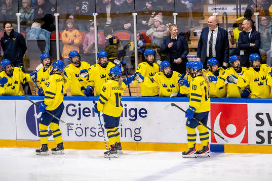 Players of Sweden celebrate the 6-1 goal by Sara Lindqvist