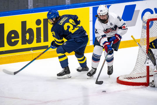 Stella Lindell of Sweden and Margaret Scannell of USA