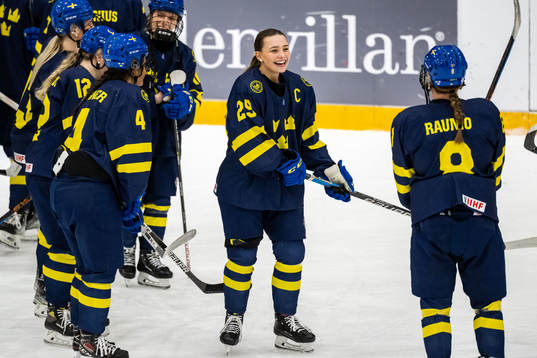 Stella Lindell of Sweden celebrates