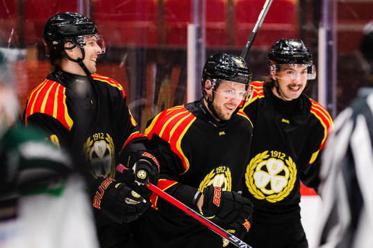 Brynäs Jacob Blomqvist jublar