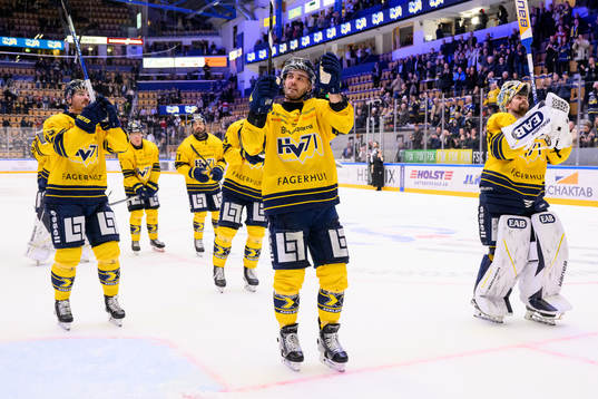 HV71s Niklas Hjalmarsson jublar