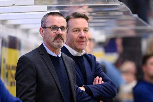 HV71s tränare Tommy Samuelsson och assisterande tränare