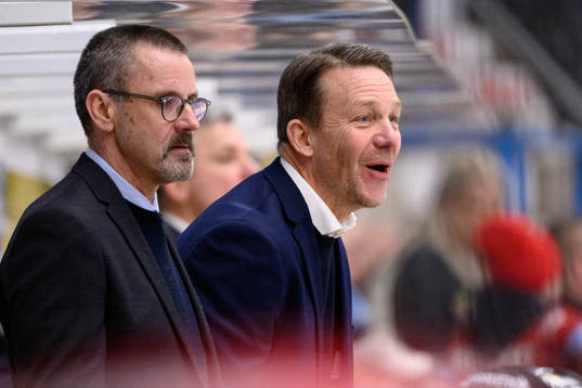 HV71s tränare Tommy Samuelsson och assisterande tränare