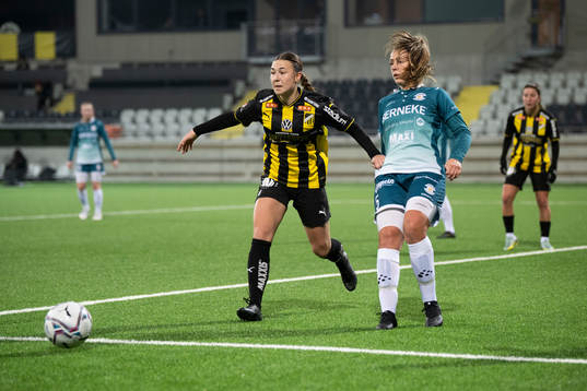 Häckens Alexandra Hellekant och Alingsås Elsa Blomgren