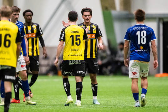 Häckens Sebastian Tipura jublar efter 1-1