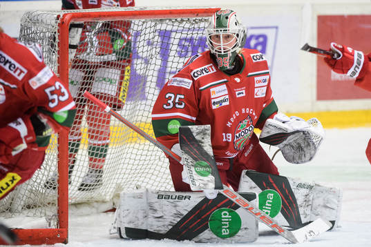 Modos målvakt Lauren Bench