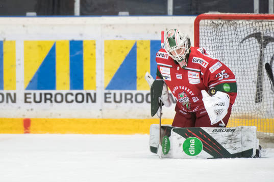 Modos målvakt Lauren Bench