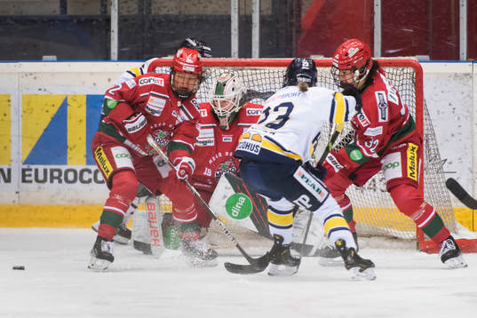 Modos målvakt Lauren Bench