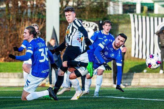 Landskronas Lukas Sunesson mot Trelleborgs Noah Cavander och Herman Hallberg