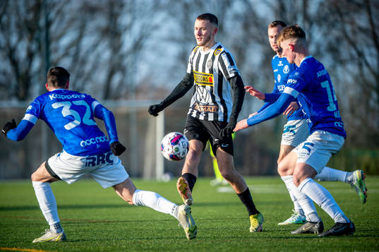 Landskronas Melker Heier mot Trelleborgs Gian Mendes och