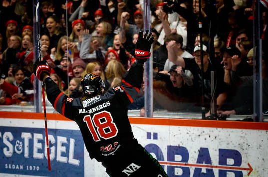 Örebros Rodrigo Abols gör 4-2 och jublar