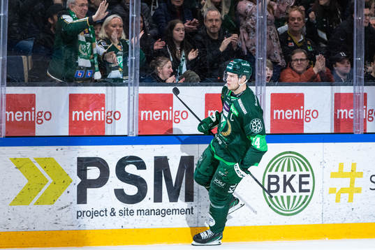 Färjestads Victor Ejdsell jublar