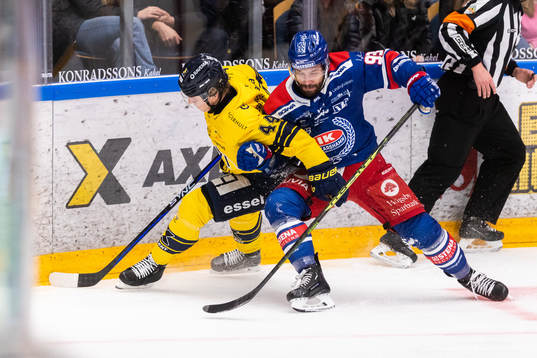 HV71s Emil Andrae och Oskarshamns Cameron Brace