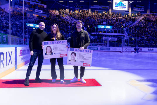 HV71s Jenna Raunio och Oskar Fisker Mølgaard tilldelas