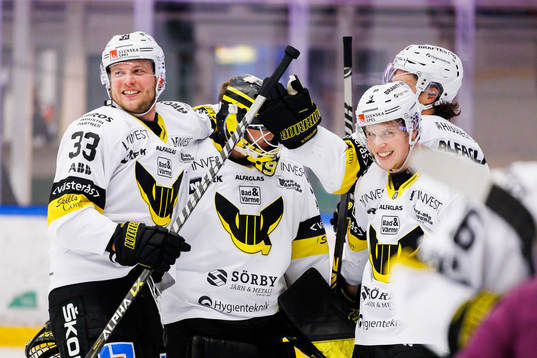 Västerås Oliver Bohm, målvakt Ian Blomquist och Ludvig