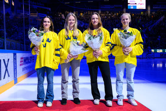 Emma Rehn, Mira Jungåker, Jenna Raunio och Hilda Svensson