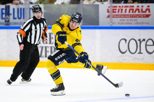HV71s Emil Andrae