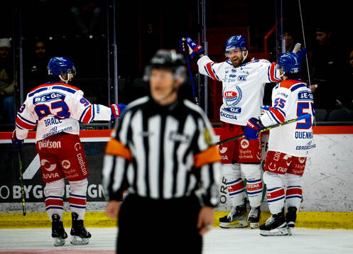 Oskarshamns Jiri Smejkal och David Quenneville jublar vid