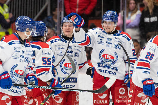 Oskarshamns Jonas Engström och John Dahlström  jublar