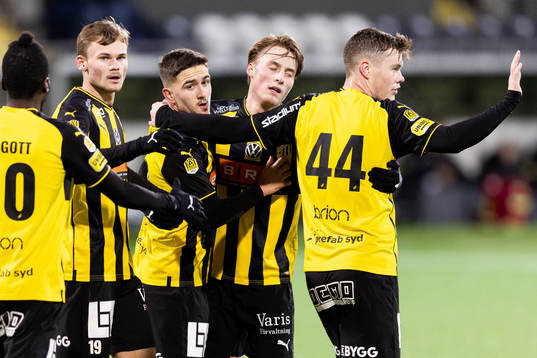 Häckens Semir Bosnic jublar efter 1-0