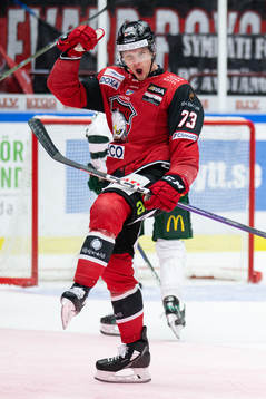 Malmö Redhawks Adam Ollas Mattsson jublar