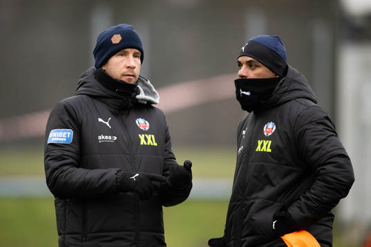 Helsingborgs tränare Alvaro Santos och tränare Mattias Lindström
