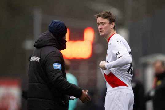 Helsingborgs Rasmus Jönsson gör sig redo för inhop