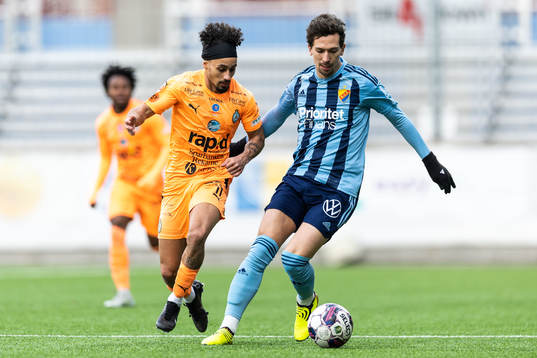 AFC Eskilstunas Viktor Fors och Djurgårdens Gustav Wikheim