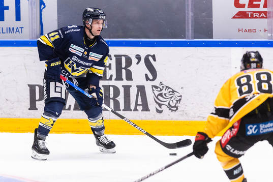 HV71s Chad Billins