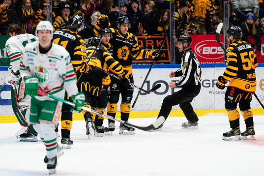 Skellefteås Joakim Lindström jublar