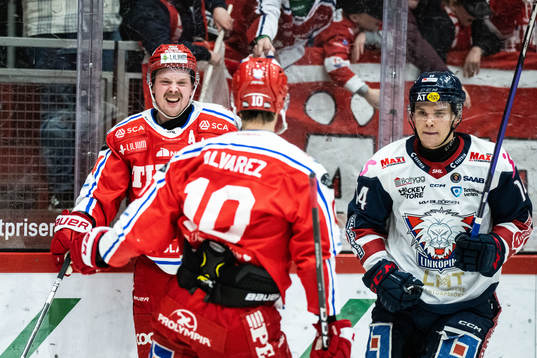 Timrås Jonathan Dahlén jublar med Robin Alvarez
