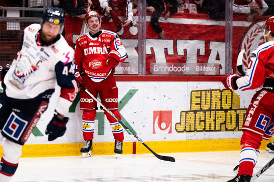 Timrås Jonathan Dahlén jublar